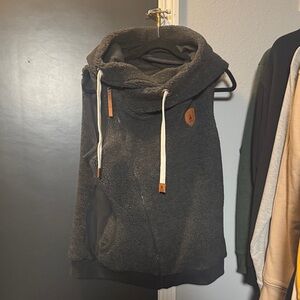 Wanakome Gray Sherpa Vest